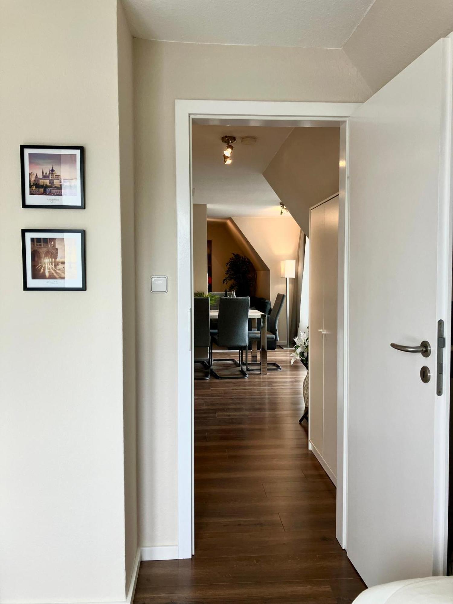 Airport Business Apartment *